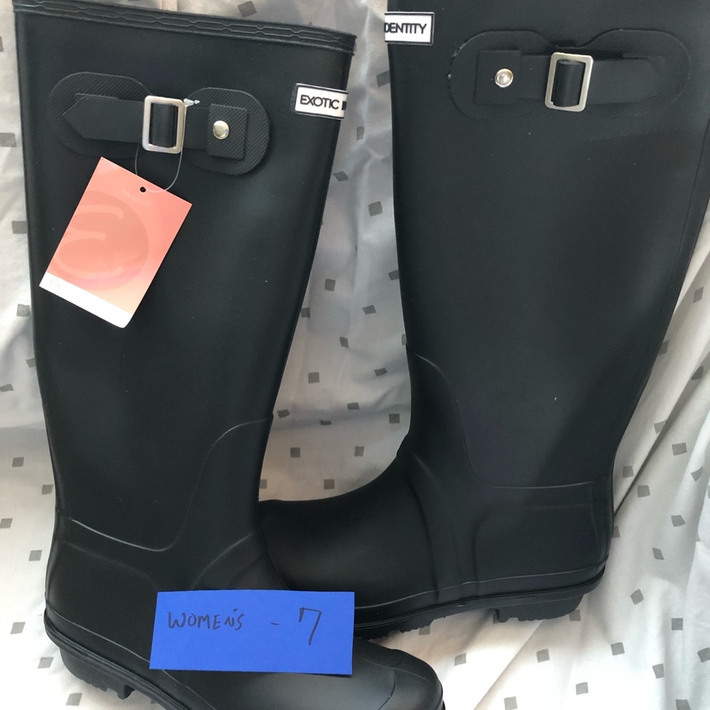 Women’s rain boots